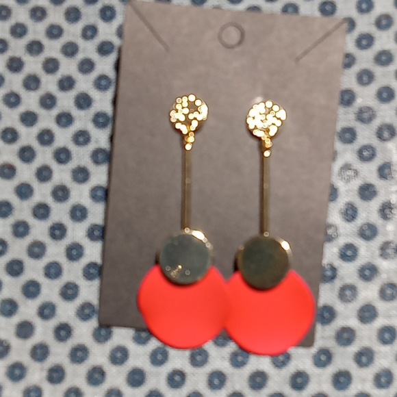 Red and gold  earings - Picture 2 of 4